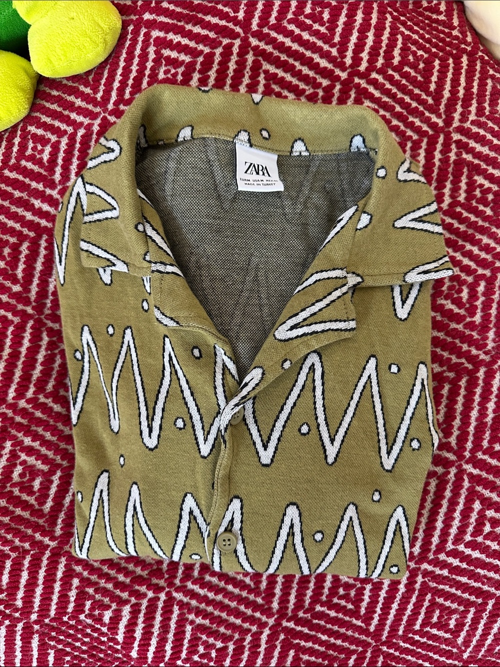 ZARA Olive Green Shirt with White Zigzag Print Geometric Jacquard Top M